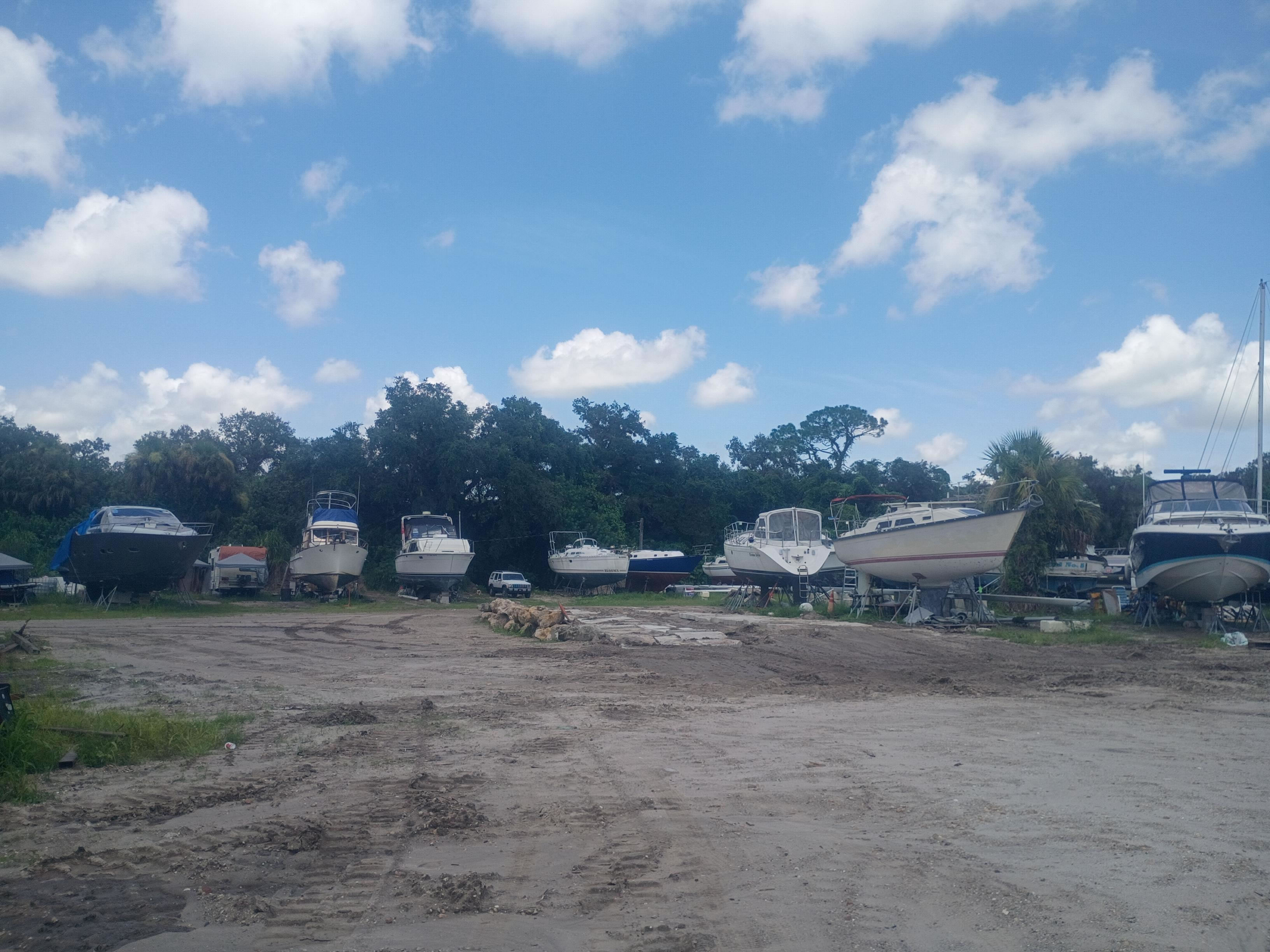 Affordable dry docks and wet slips available for long term boat storage